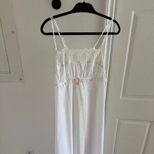 Vintage White Nightgown Excellent Condition